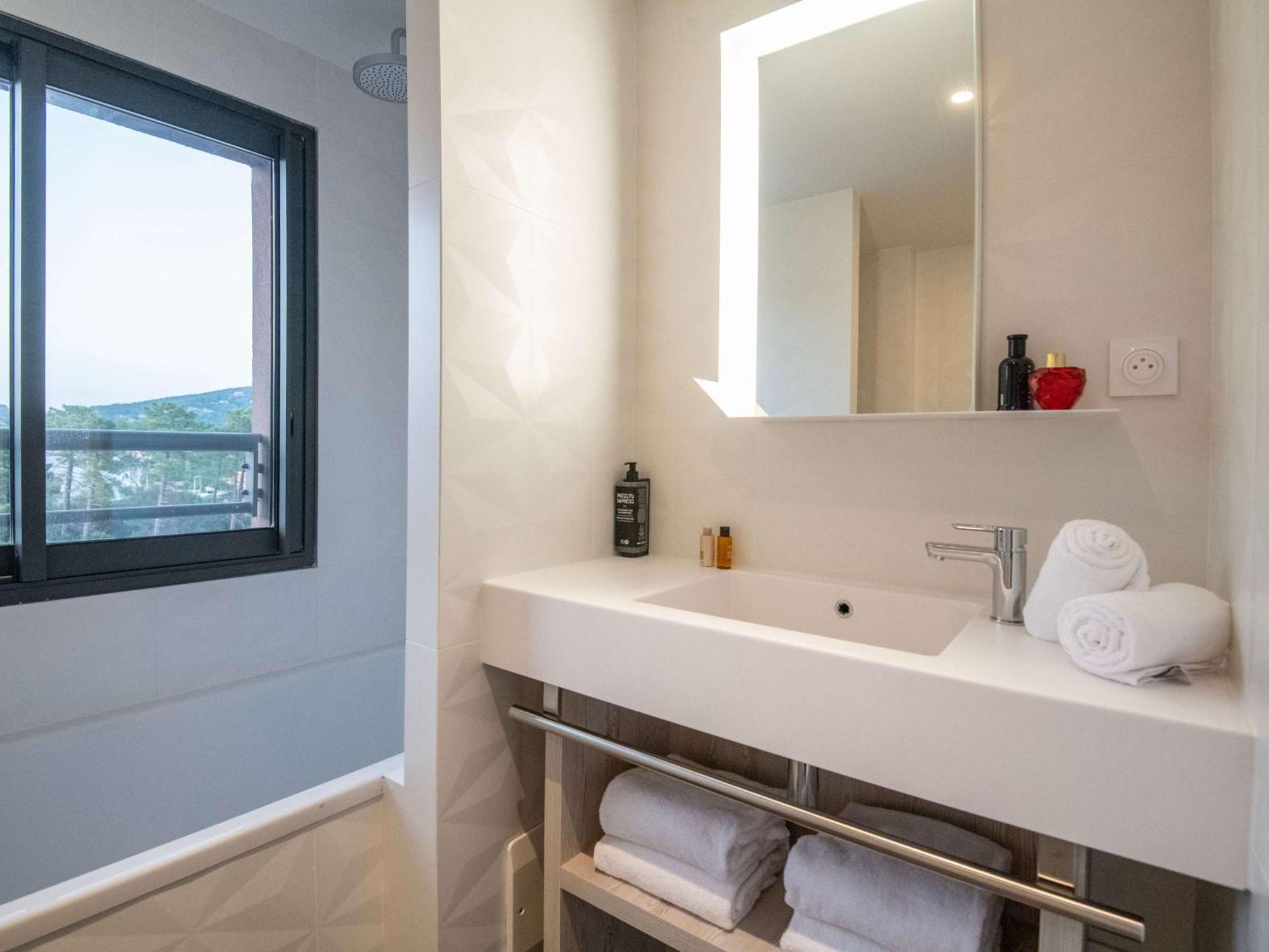 Hotel Ibis Styles Porto Vecchio Exterior foto